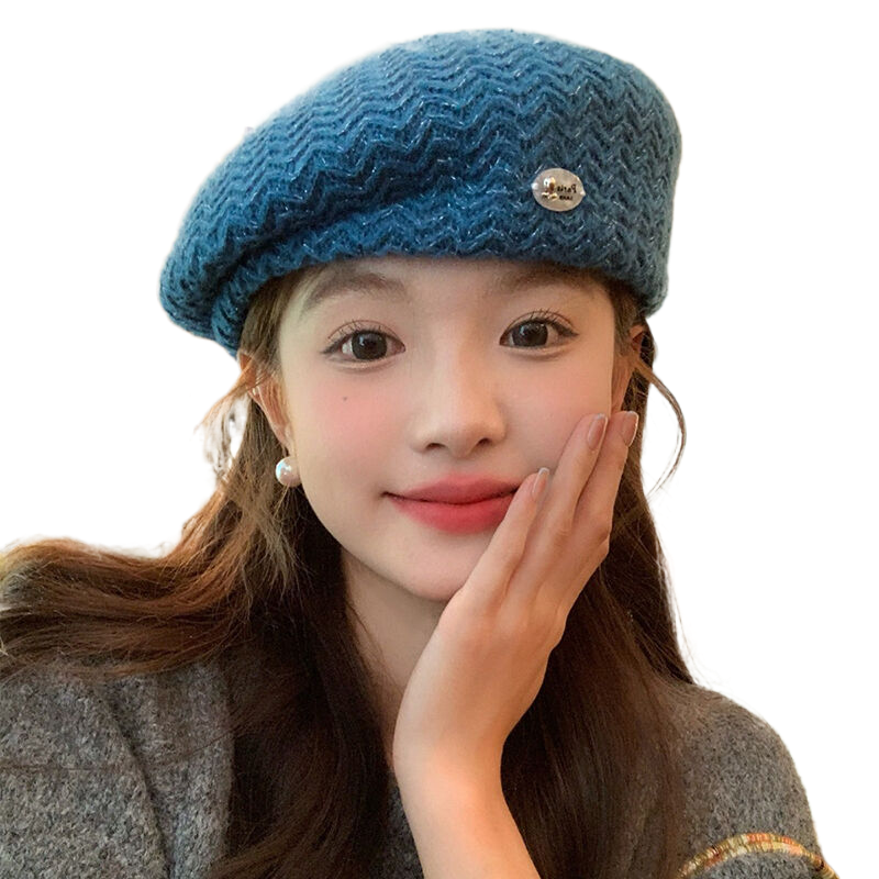 Peacock blue knitted beret for women, flattering for smaller faces and larger head circumference, versatile autumn and winter painter's hat.